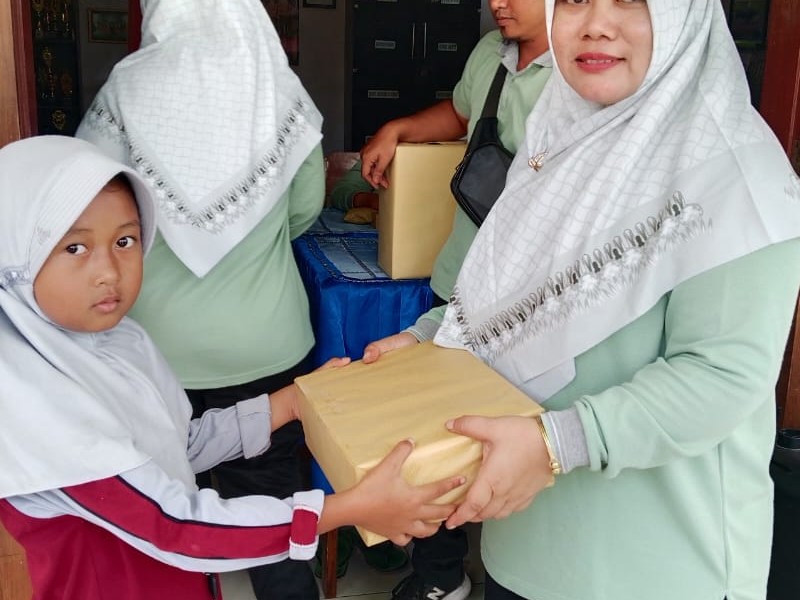 PEMBERIAN HADIAH LOMBA